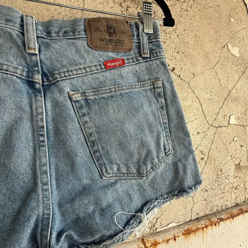 Vintage‎ Wrangler Denim Shorts 90s High Rise Cutoffs Light Blue Wash Womens 29 - Picture 7 of 10